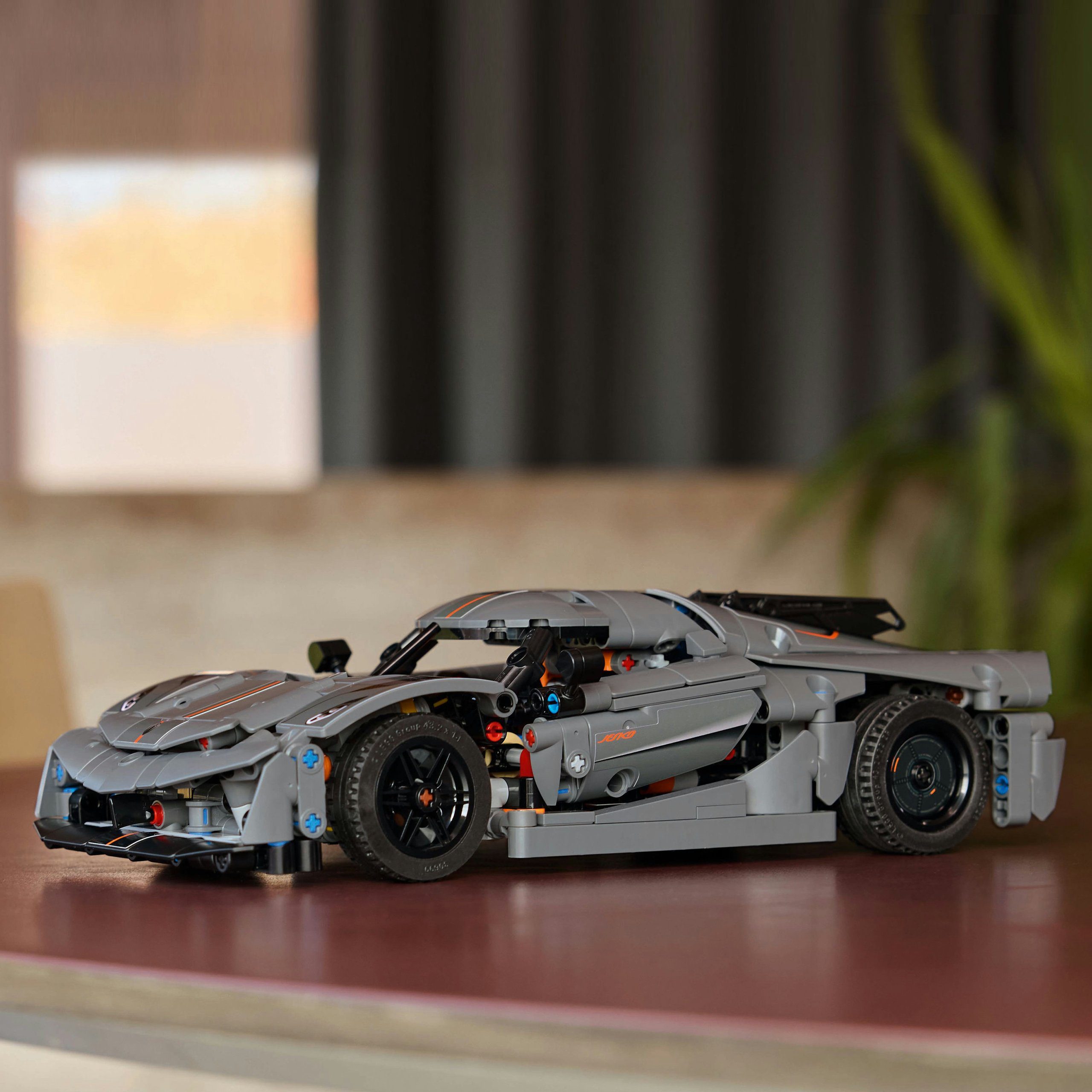 LEGO Technic 42173 Koenigsegg Jesko Absolut Szary Hipersamochód 801 el. - obrazek 4