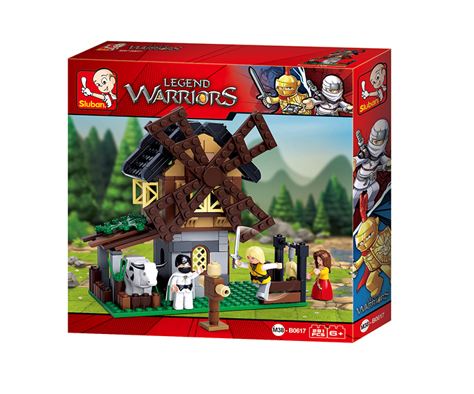 Złożony z klocków model średniowiecznego wiatraka Sluban M38-B0617 z figurkami i drzewem.