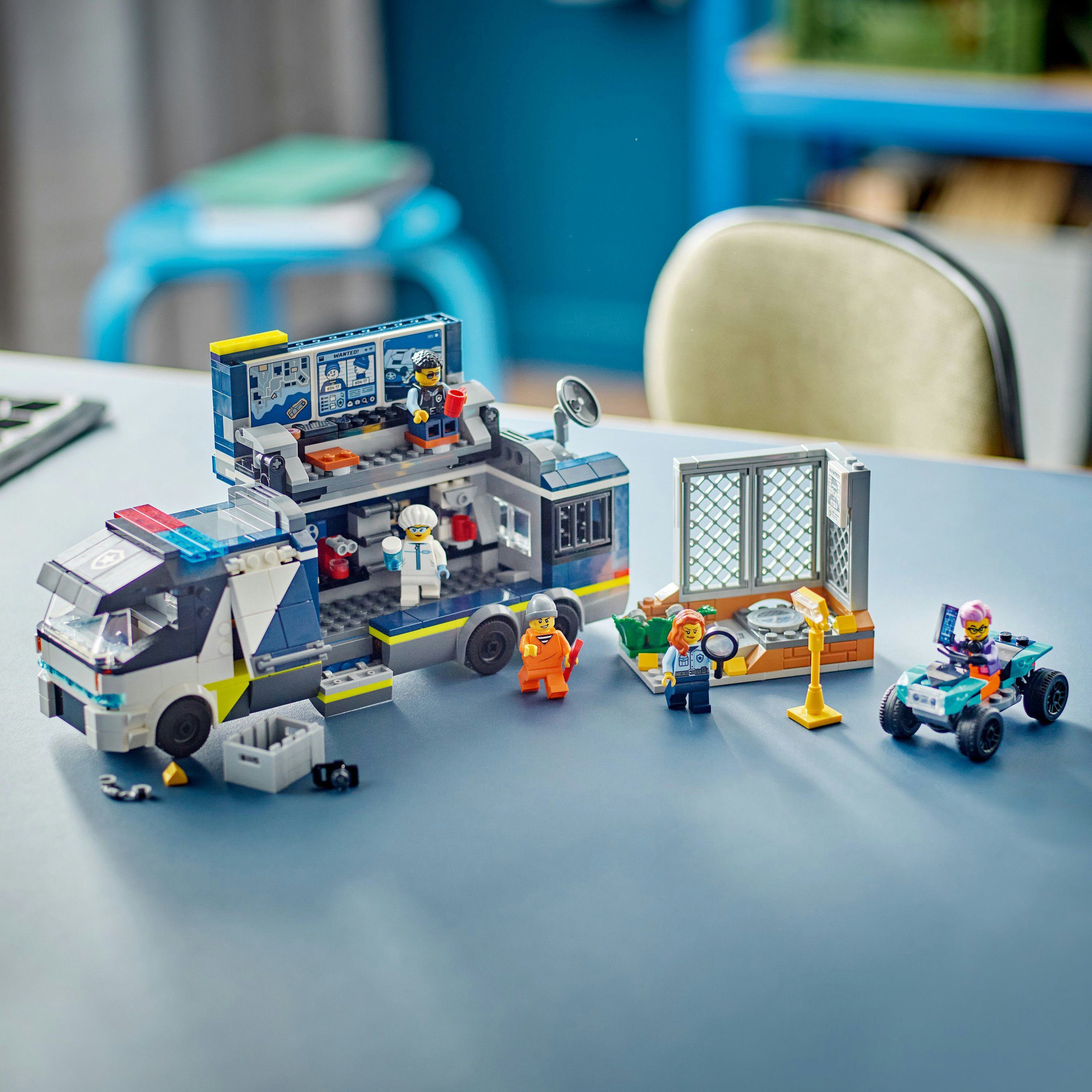 Klocki LEGO City 60418 Policja - Mobilne Laboratorium Kryminalistyki 674 el - obrazek 2